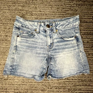American Eagle Size 2 Girls Shorts Midi Cut Off Mid Rise Denim Blue - Picture 1 of 7
