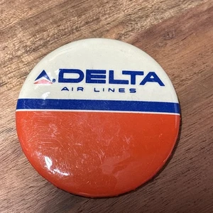 Vintage Delta Airlines Pin Botón Trasero Rojo y Blanco 2" - Imagen 1 de 5