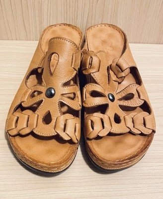 Sandália Biza Noel Feminina Bronzeada 6 - 6.5 Couro Floral Conforto Travesseiro Sola Desejo - Imagem 1 de 4