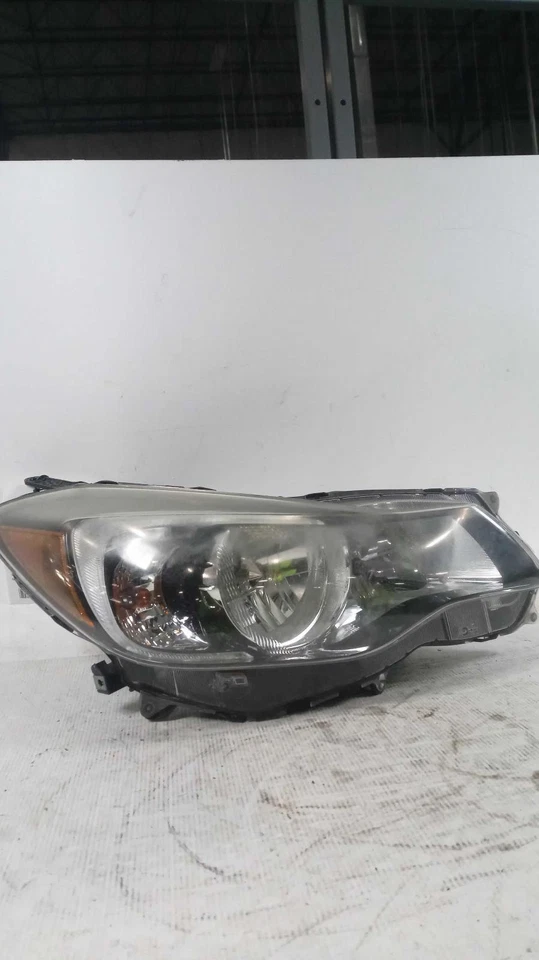 Used Right Headlight Assembly fits: 2015 Subaru Impreza 2.0L VIN A 6th digit wit - Image 1 of 4