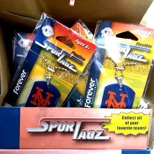 NEW YORK METS Dog Tags Box of 20 with Display Sports Tagz Necklace Flexible New - Picture 1 of 3