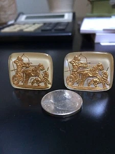 Vintage Intaglio Glass Cameo Cufflinks “Ashurbanipal Hunting Lions” - Bild 1 von 4