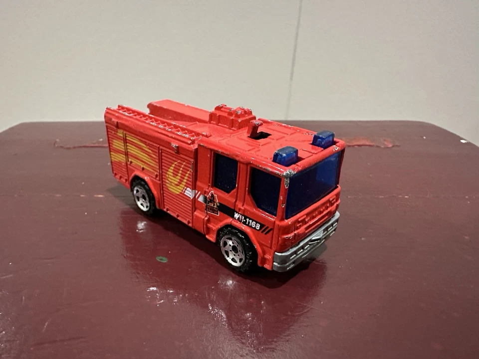 Matchbox Fire Truck 1998 Dennis Sabre *missing Ladder - Image 1 of 1