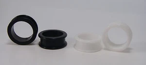 SILIKON PLUG - SCHWARZ WEIß - 4 bis 38mm - Größe wählen - INKgrafiX® Tunnel -NEU - Picture 1 of 1