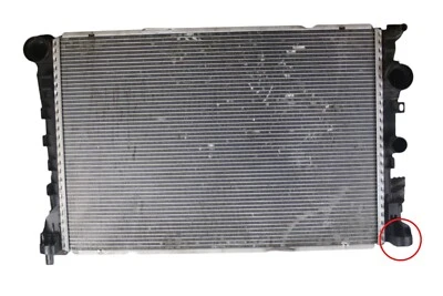2012 W218 MERCEDES BENZ CLS63 AMG ENGINE COOLANT RADIATOR 2125001400 *Note - Image 1 of 4