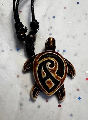 Collar Ajustable Marrón Diseño Tortuga Marina Tribal Resina Madera Colgante Foto 1 de 4