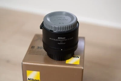 Teleconvertidor Nikon AF-S FX TC-20E III 2x con enfoque automático - Excelente estado Foto 1 de 3
