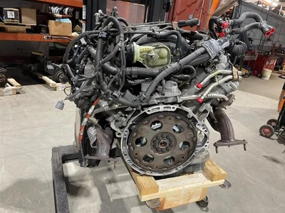 Used Engine Complete Assembly fits: 2016 Toyota Sequoia 5.7L VIN V 5th digit 3UR - Image 1 of 4