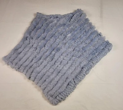 Poncho feminino BCBGMAXAZRIA tamanho único azul claro pele de coelho lã malha xale - Imagem 1 de 4