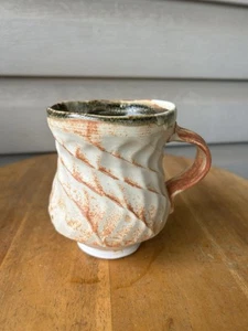 Green Cream Textured Primitive Folk Hand Thrown Art Pottery Mug 16oz Signed RF - Picture 1 of 12