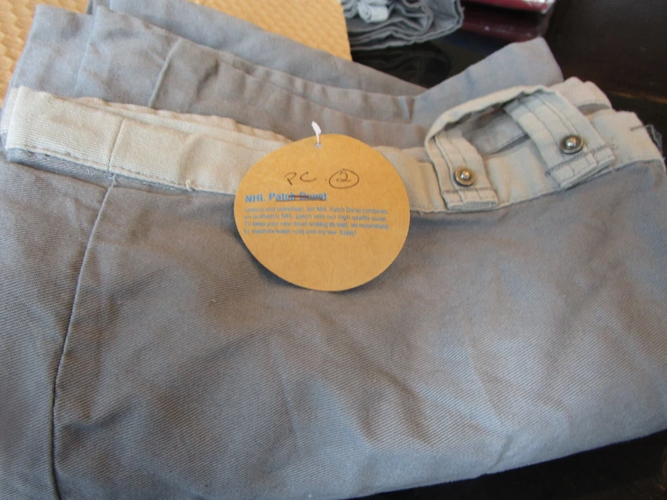 1 funda de almohada Pottery Barn Teen NHL parche gris nueva sin parche farsa lisa Foto 1 de 1