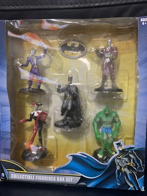 Juego de caja de figuras coleccionables de Batman de DC Comics: Croc/Joker/Arlequín/Deadshot  Foto 1 de 4
