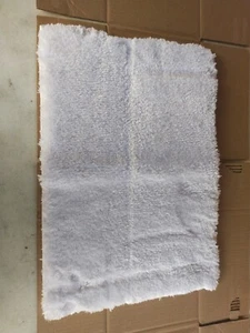 New Simply Vera Vera Wang  Bath Rug 17in x 24in white Fade Resistant - Picture 1 of 8