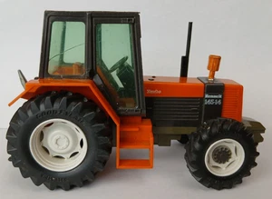 Britains 9518 Renault 145-14 Tractor (1:32) - Original Pre-loved Model (ODD482) - Picture 1 of 6