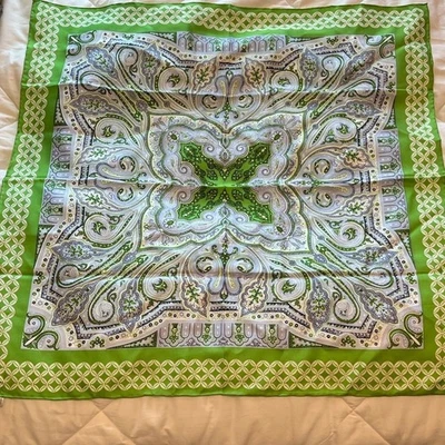 "Bufanda de seda Talbots verde cachemira 26"" cuadrada silenciosa de lujo preppy estampado clásico" Foto 1 de 4
