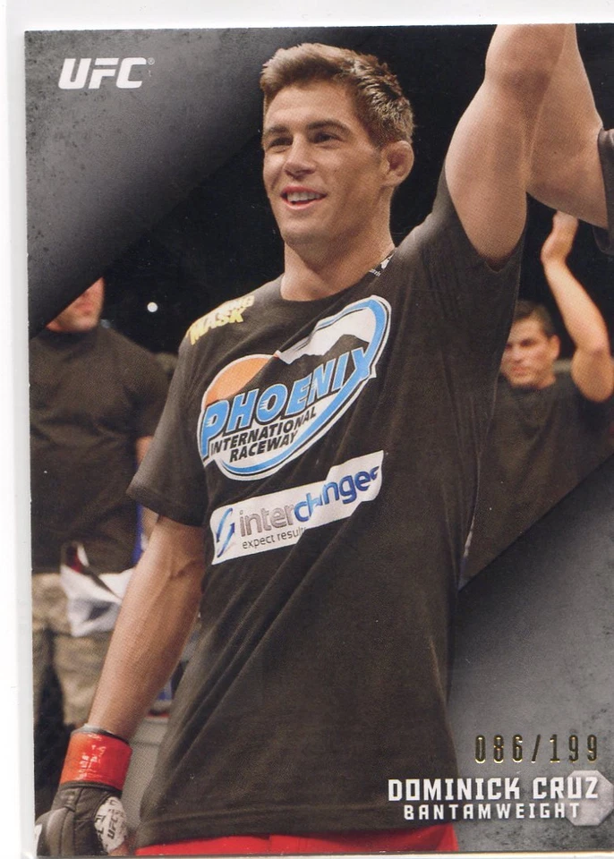 2015 TOPPS UFC KNOCKOUT SILVER PARALLEL  #/199 DOMINICK CRUZ #25 - Image 1 of 1