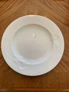 Mikasa Flair Classic China K1991 Helena Uglow Design White Dinner Plate 10.75" - Picture 1 of 6
