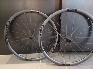 Fast Forward FFWD F3 Carbon Road Wheels, Disc Brake, Tubeless Ready - Picture 1 of 10