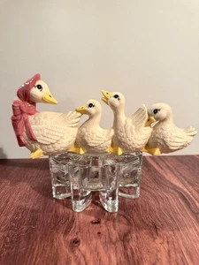 🦢 Vintage Ceramic Goose Family Figurine – Mama Goose with 3 Goslings - Picture 1 of 14