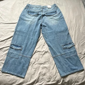 FOREVER 21+ Cargo Jeans Größe 16 helle Waschung distressed Baggy weites Bein Premium Neu mit Etikett - Bild 1 von 13