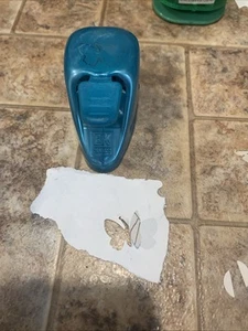 Half Butterfly Paper Punch - Picture 1 of 8