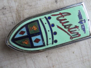 VINTAGE AUSTIN  LIGHT GREEN  GRILL BADGE - Picture 1 of 1