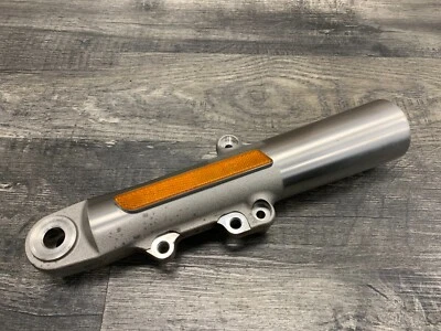 Horquilla exterior inferior izquierda Harley Davidson Road Street Glide King 2014-2016 OEM #119  Foto 1 de 4