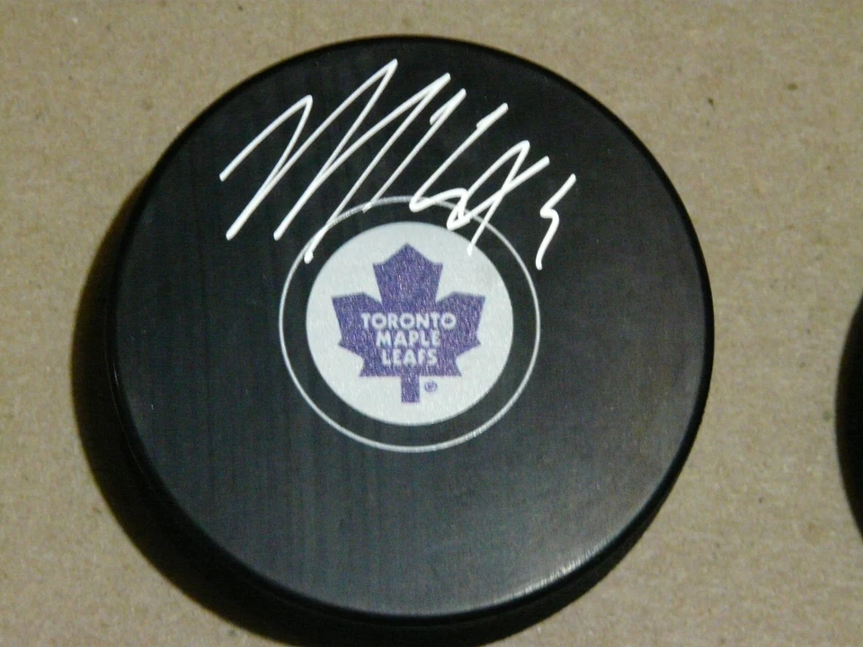 Disco firmado Nazem Kadri Toronto Maple Leafs con certificado de autenticidad y cubo de disco Foto 1 de 1