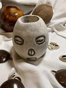 1 (Uno) Cabeza Elegua Eshu Orisha Yoruba Religión Blanca Carcasas Cowrie 4 pulgadas x 3,5 pulgadas - Imagen 1 de 7