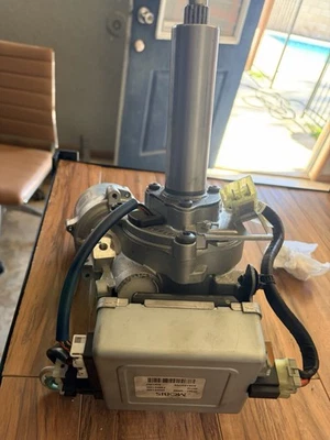 Bomba/motor y módulo de dirección asistida eléctrica HYUNDAI ELANTRA 13-17 sedán Foto 1 de 4