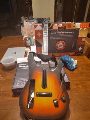 Guitar Hero Red Octane Sunburst Controller per chitarra wireless per Nintendo Wii - Immagine 1 di 4