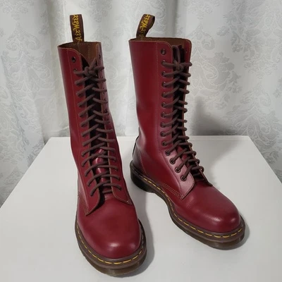 Botas de cuero Dr. Martens de colección para mujer hechas en Inglaterra 14 ojos talla 11 rojo rubí  Foto 1 de 4