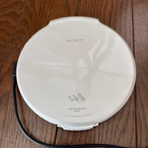 [US TaxIn] Sony Walkman D-NE20 Portable CD Player  W/ remote control From Japan - Picture 1 of 10