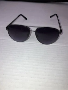 Oscar De La Renta Aviator Black Metal Sunglasses OSS9003M 033 54 13 130 - Picture 1 of 5