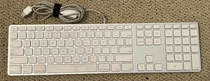 Apple A1243 Full Size Slim Aluminum USB Keyboard w/ usb extension cable - Picture 1 of 3