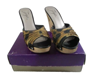 NIB Fergie Hava Peep Toe Platform Pumps Womens Shoes 9 Black Leopard $90 - Picture 1 of 5
