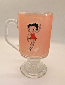 Vintage Betty Boop rosa mattiertes Glas Sockelbecher etwas Zuckerguss abgerieben - Bild 1 von 4