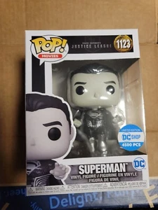 Superman 4500 PCS Funko Pop - Picture 1 of 6