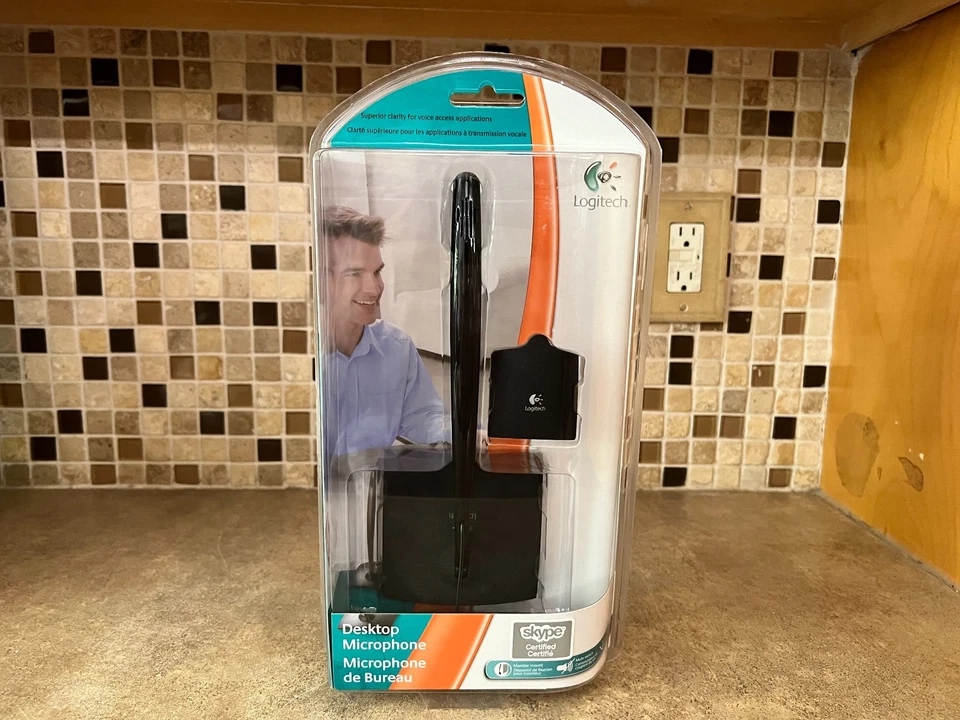 LOGITECH BLACK 3.5MM CONNECTOR DESKTOP MICROPHONE, 980240-0403 UT-47 - Image 1 of 4