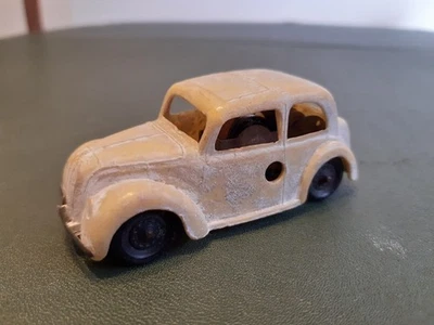 Triang Minic clockwork car - Image 1 of 4