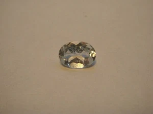 Topaz Clear Oval Cut Gemstone 8 mm x 6 mm 1.5 carats unique Gem - Picture 1 of 3