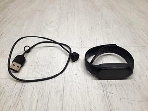 Xiaomi Smart Band 7 Fitness schwarzer Sportaktivitätstracker BESCHÄDIGT - Zdjęcie 1 z 6