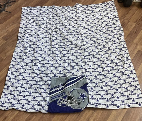 Dallas Cowboys NFL Blanket w/ Pocket for Pillow Size is Large 5x4 Feet Brand New Cover