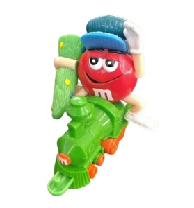 M&M's Serie Tren Navidad Vacaciones Motor #1 Rojo con Tapa Sosteniendo Árbol De Colección - Imagen 1 de 9
