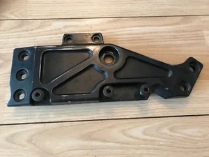 Kawasaki ZR550 Zephyr 1994 soporte colgante basculante trasero derecho - Imagen 1 de 3
