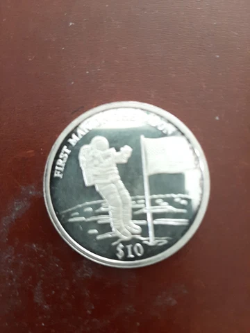 2000 SILVER $10 of Liberia MAN IN SPACE PROOF 1/4 oz .999 SILVER Cover