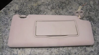 2011 2012  Nissan Rogue RH Right Passenger Interior Sun Visor Beige OEM LIGHTED Foto 1 de 4