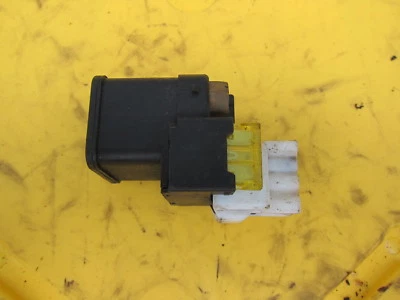 Suzuki GZ250 2000 OEM MOTOR RELÉ ARRANQUE MOTOR INTERRUPTOR Foto 1 de 4