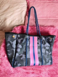 Parker & Hyde Neoprene Camo Hunter Bee Tote Shoulder Bag Purse - Picture 1 of 4