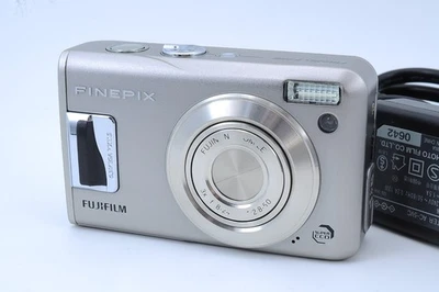*NearMint* Fujifilm FinePix F31fd Silver 6.3MP Zoom Compact Digital Camera Japan - Image 1 of 4